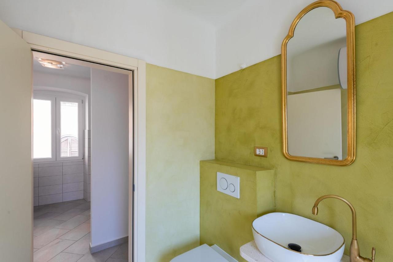 With Private Parking Free Apartment Pula