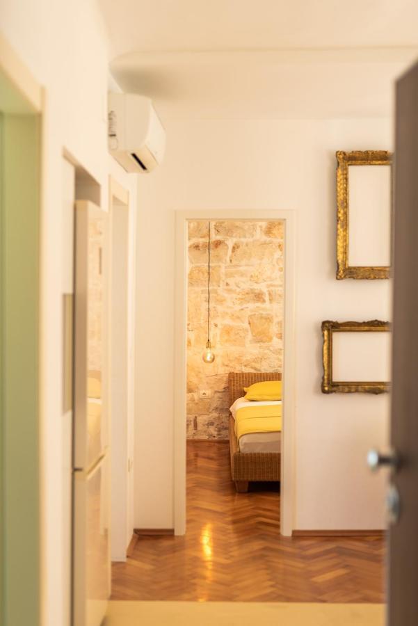 Apartment With Private Parking Free *