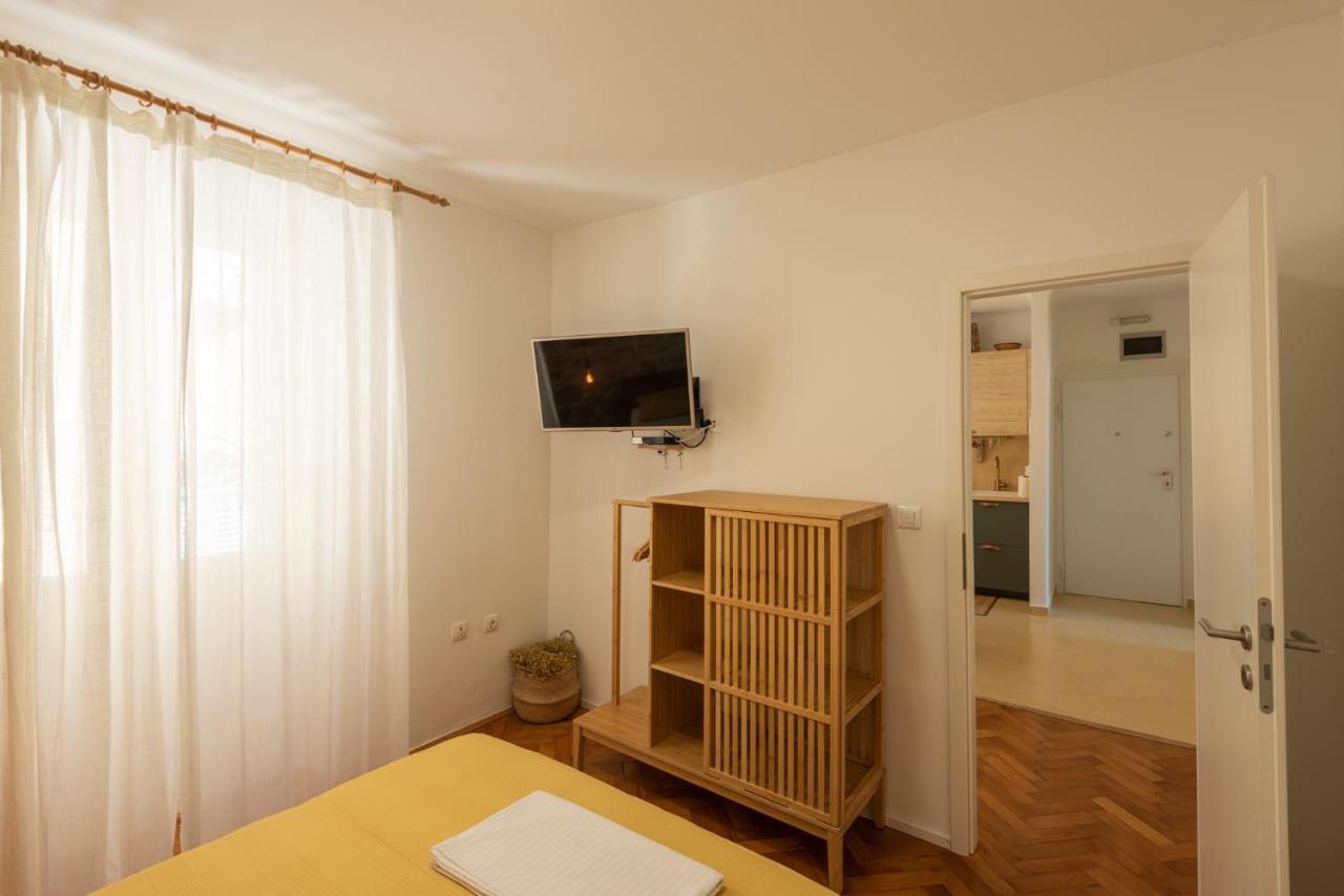 With Private Parking Free Apartment