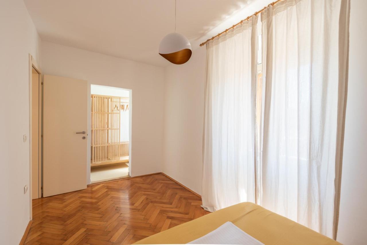 With Private Parking Free Apartment Pula